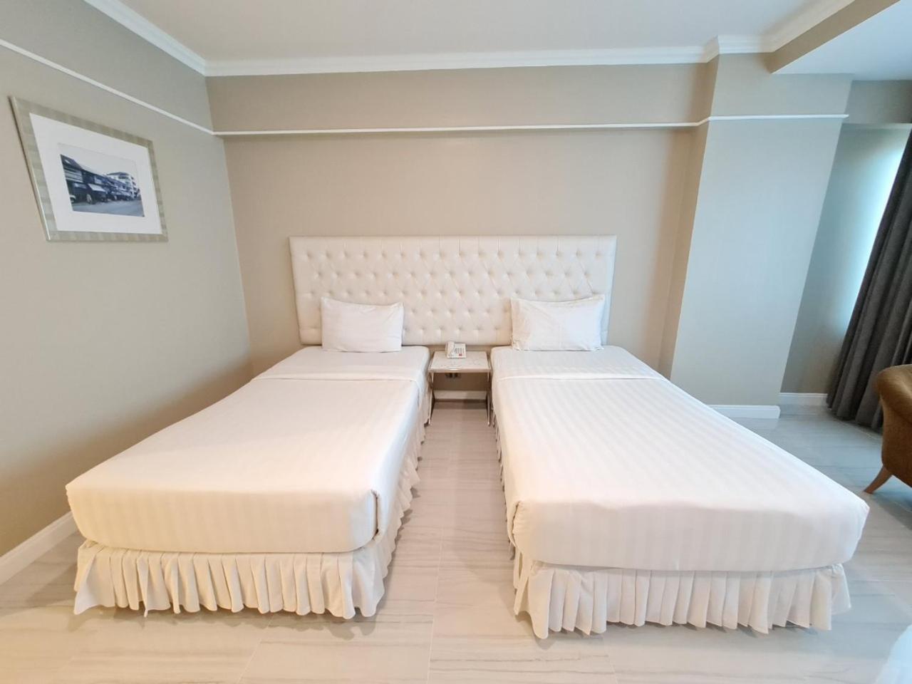 Chaisaeng Palace Hotel Сингбури Экстерьер фото